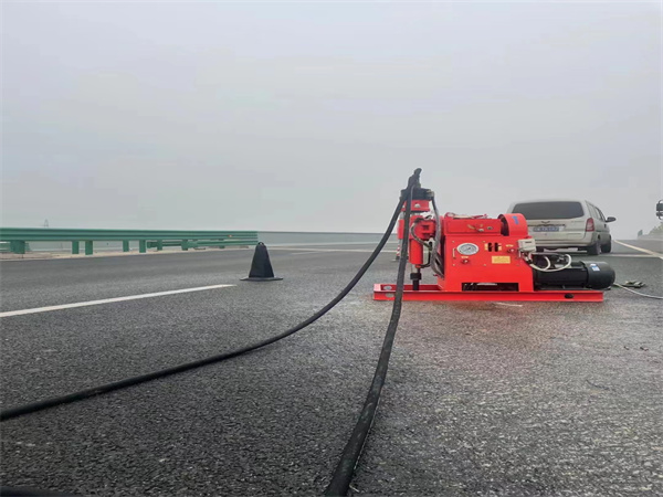 钟山马路路基路面开裂下沉注浆加固灌浆